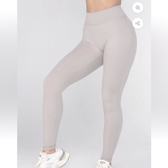 🔥 NWT New Young LA W235 Urban Leggings Moonstone M Gray - Picture 1 of 7
